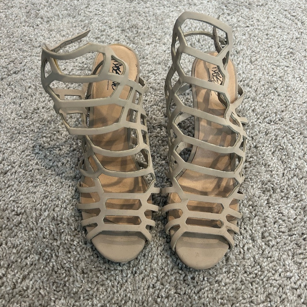 Mossimo Supply Co. Women's Strappy Sandals in Gray!